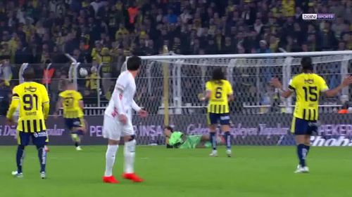 Ianis Hagi l-a pus la încercare pe Ederson cu un șut de la 25 de meti. Foto: Captură „X”, @beINSPORTS_TR