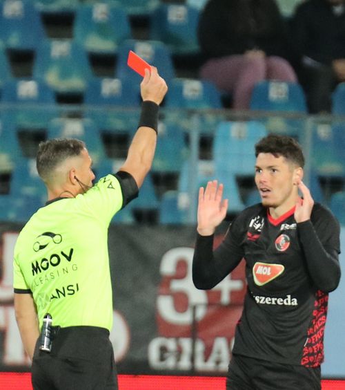 Se pregătește revoluția   FOTO+VIDEO.   Cartonașele arbitrilor ar putea fi înlocuite.  Se fac deja teste. Ce problemă a apărut