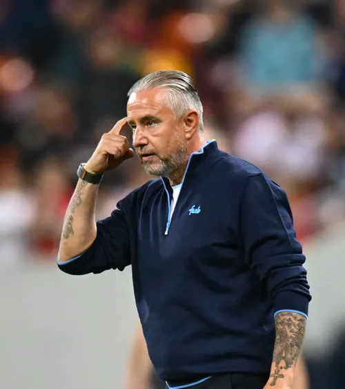 Răspuns pentru Baciu    VIDEO.   Reghecampf  a comentat afirmațiile fostului antrenor de la FCSB: „Mă cobor foarte mult”