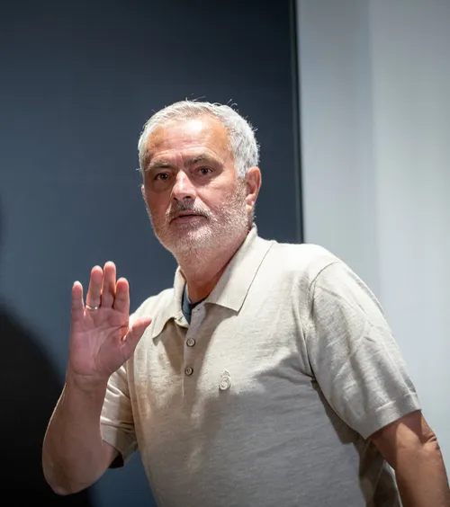 Scandal înainte de El Clasico   FOTO.  Real Madrid, acuzată că  a fost ajutată  de arbitri. Reacția seacă a lui Mourinho
