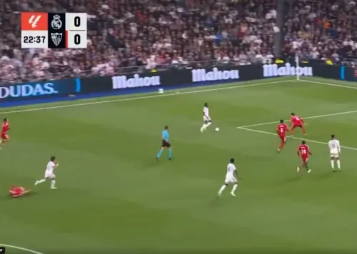 Arda Guler l-a lovit cu cotul pe Peque, în Real Madrid - Sevilla. Foto: captură X/@_Futbolero_