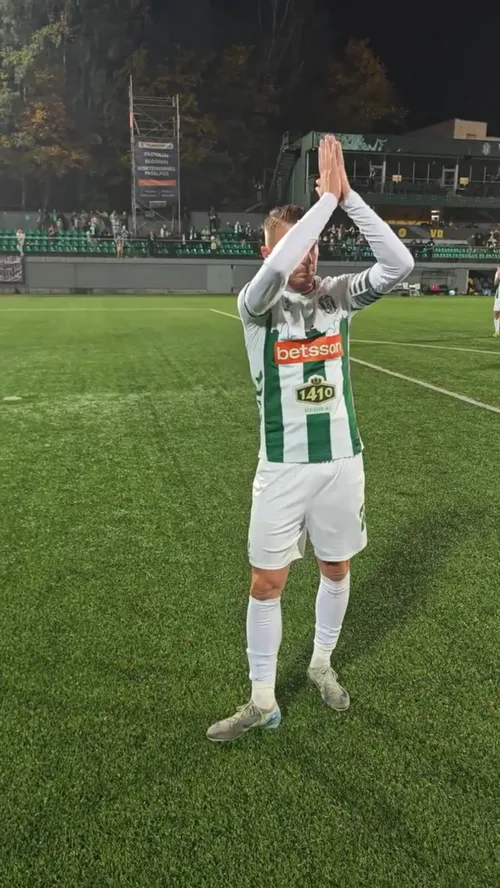 Liviu Antal, omagiat la ultimul meci pentru Zalgiris, pe teren propriu / foto: capturi video Instagram/zalgiris