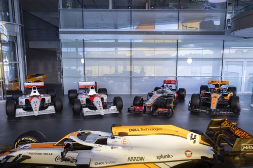 Cele 5 monoposturi McLaren care vor fi vândute individual prin intermediul dealerului britanic Tom Hartley Jnr. (foto: tomhartleyjnr.com)