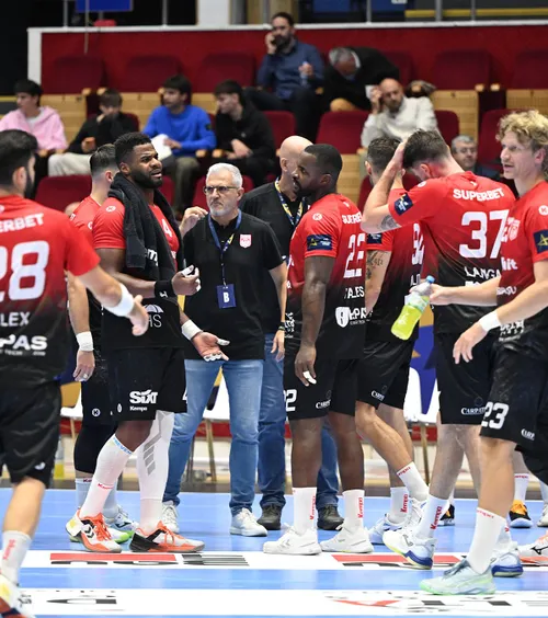 Dinamo, recital în Liga Campionilor   „Dulăii” s-au dezlănțuit  contra lui Skanderborg. Calificarea se decide în ultima etapă