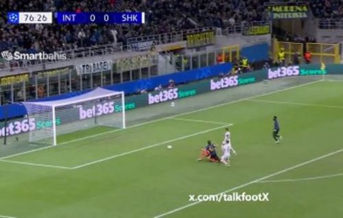 Golul marcat de Inter în meciul cu Șahtior Donețk Foto captură video X  (8).jpg