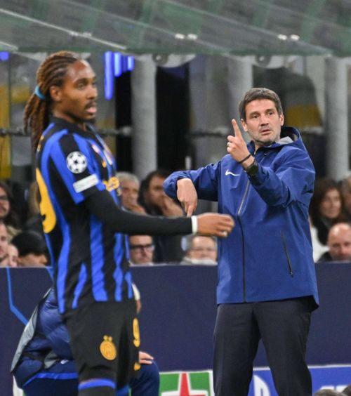 Remarcații lui Chivu  Antrenorul lui Inter, mulțumit după victoria cu Șahtior »  Pe cine a apărat:  „Am încredere în el”