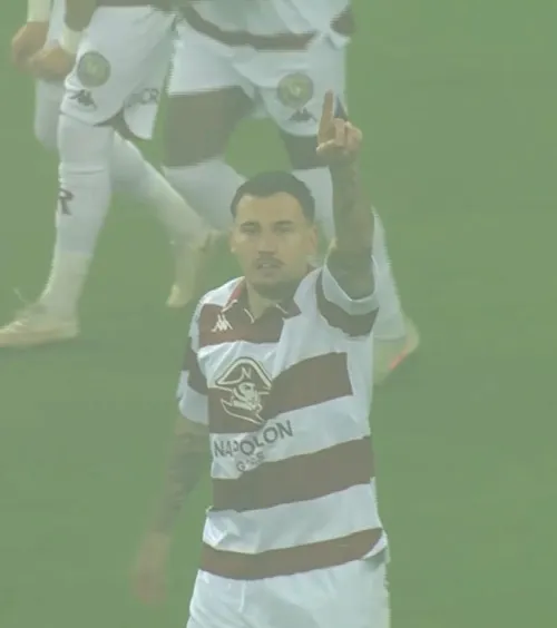 Gol de senzație în derby!   FOTO.  Stojilkovic a marcat în FCSB - Rapid cu  o execuție superbă   » Arena Națională era învăluită în fum