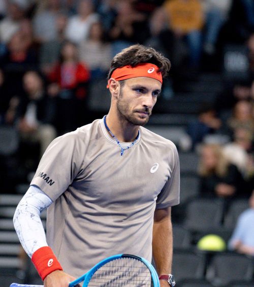 Situație bizară la ATP Lyon  Motivul pentru care  Lorenzo Musetti  a trebuit să-și verifice telefonul în timpul meciului