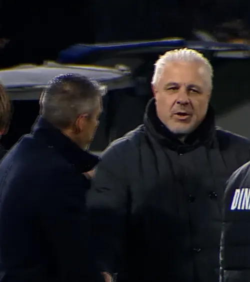 Șumudică și Nuno Campos s-au certat   FOTO.  Contre între cei doi la finalul meciului CFR - Dinamo »  Momentul, surprins de camere