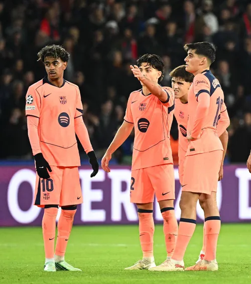 Nu mai joacă până în 2027!   S-a accidentat în El Clasico, iar Flick a rămas  fără soluții în apărarea Barcelonei