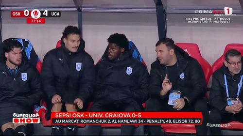 Nsimba a plecat de pe bancă în timpul meciului cu Sepsi și s-a întors după un minut. Foto: Captură Prima Sport
