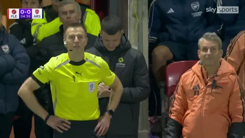 Meciul lui Arsenal, întrerupt aproape 10 minute! Poliția a intervenit din cauza unei drone. Foto: Captură Sky Sports