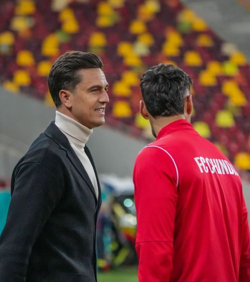 Gardoș, impresionat de protocol   FOTO.  Gluma făcută de oficialul  Chindiei,  după meciul cu Dinamo: „Bun!”