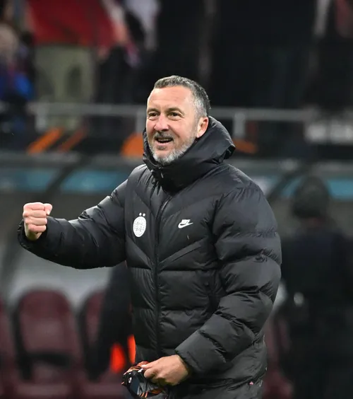 O avere în geaca lui MM Stoica  Fanul care a prins haina aruncată de oficialul FCSB la meciul cu Rapid  a dezvăluit câți bani a găsit