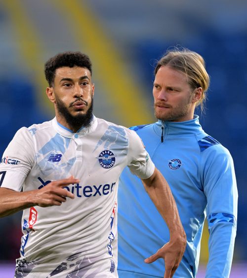 Și-a făcut colegul KO  Un fotbalist recunoaște că și-a lovit coechipierul cu pumnul. A fost acuzat și că  l-a amenințat cu un cuțit!