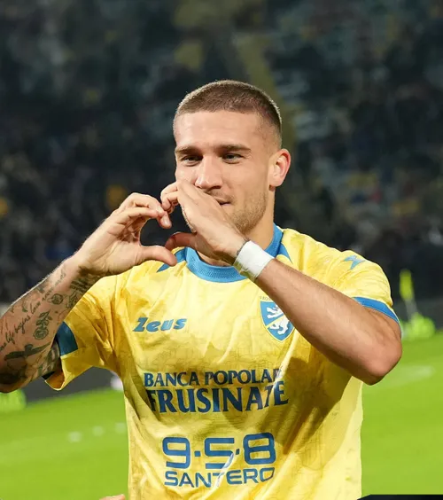 Bîrligea, lovitură în Italia!  După „dubla” cu Lecce, românul  a fost premiat de Serie A.  E alături de Nico Paz și Mussolini