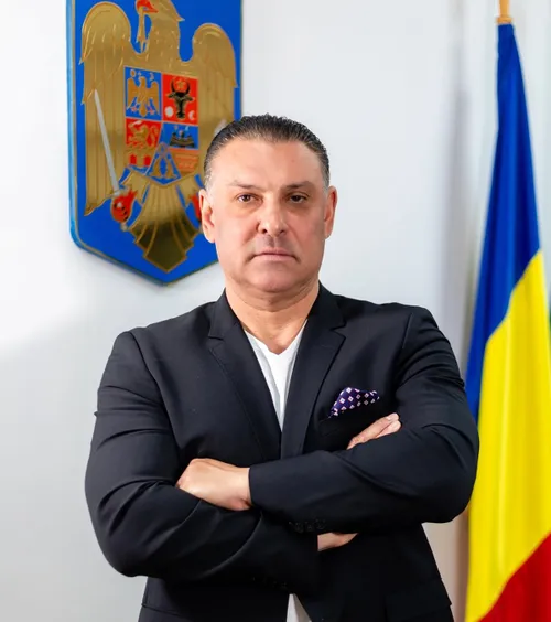 Amenzi de 50.000 de euro   Un parlamentar dezvăluie cum vrea ca România să combată  rasismul de pe stadioane:  „Vor fi amenzi și pentru șefii de galerie”