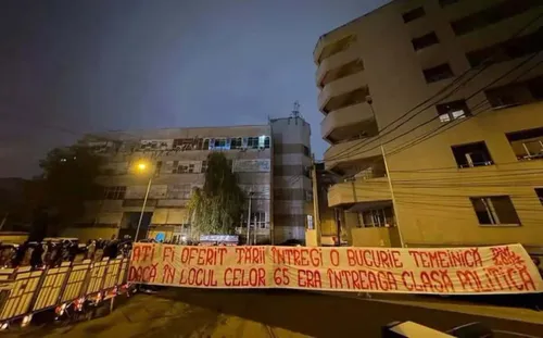 Mesajul grupării Dinamo Nostrum Lux în semn de omagiu pentru victimele de la Colectiv. Foto: Facebook/Ultras România 1918