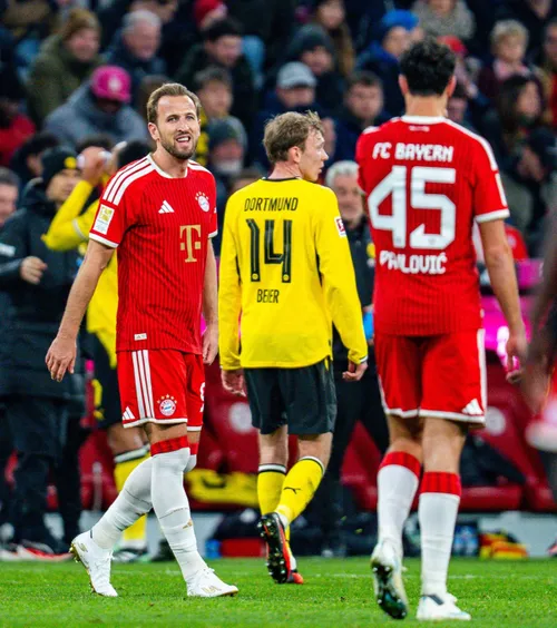 Balonul de Aur nu i-a purtat noroc   VIDEO.  Kane și-a prezentat trofeul înainte de  Bayern - Dortmund,  apoi a comis-o când putea închide meciul! Final nebun la Munchen