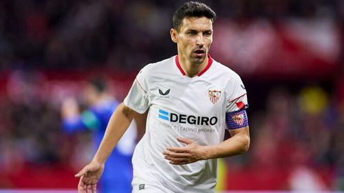 LIFETIME DEAL!   Jesús Navas  is offered an unlimited contract by Sevilla