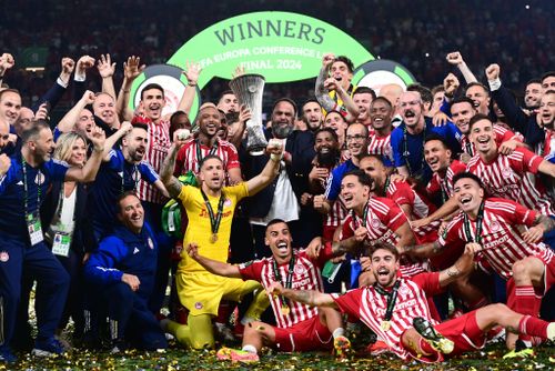 MAKING HISTORY!   Olympiacos  wins the UEFA Conference League in their home country