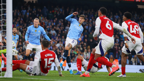 Thrilling Draw at the Etihad!  Manchester City end up scoring a  late equalizer  against Arsenal