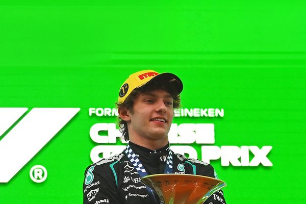 Victorie istorică în Formula 1 pentru un pilot în vârstă de 19 ani! A izbucnit în lacrimi. Performanță uriașă și pentru Ferrari