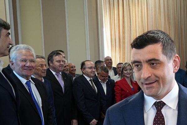 Cum a confiscat AUR evenimentul de la Parlament care sărbătorea un mare succes românesc. FOTO+VIDEO
