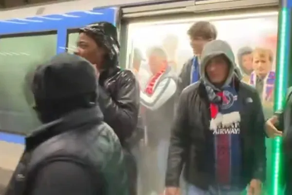 Incidente înainte de Bayern - PSG! Aproximativ 1.000 de suporteri au fost evacuați, după ce au provocat haos!