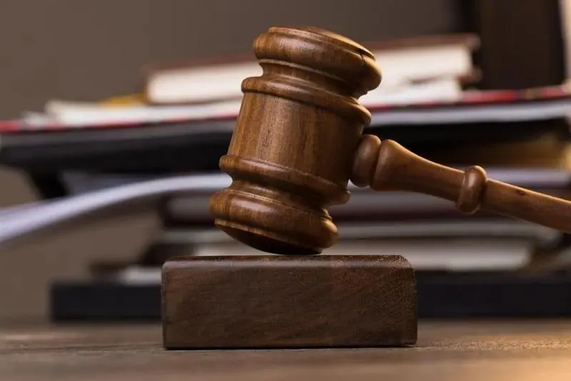 Proces după un mesaj pe WhatsApp. Un român a apelat la un tribunal internațional pentru a-și căuta dreptatea, după ce instanțele din România au fost de partea angajatorului