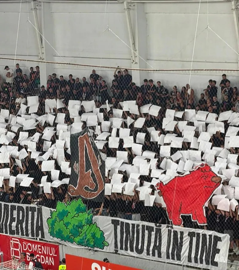 Scenografia ultrașilor FCSB, atac murdar la emblema Dinamo