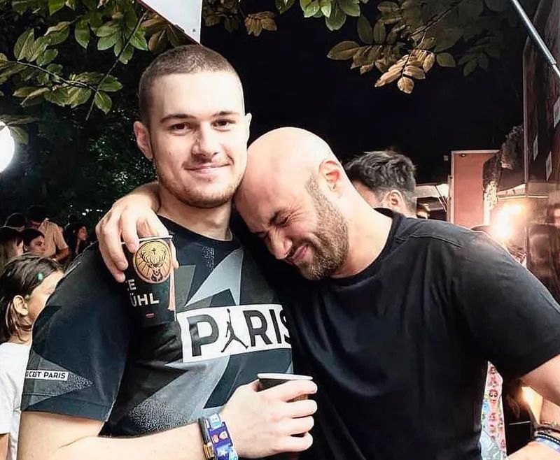 Mihai Bendeac, mesaj violent după imaginile de la Miercurea Ciuc cu fratele său: „Își căutau și acum dinții pe jos”