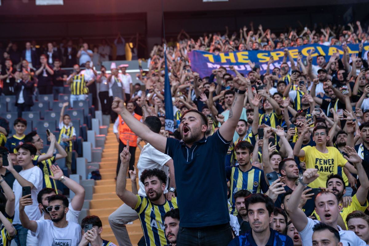 Jose Mourinho, prezentat la Fenerbahce. Foto: Imago