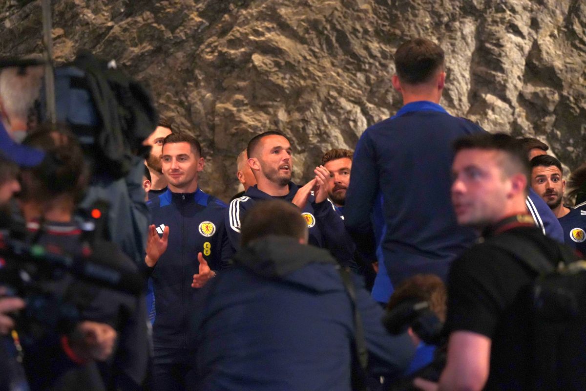 Reportaj GOLAZO.ro la sosirea naționalei Scoției în Germania