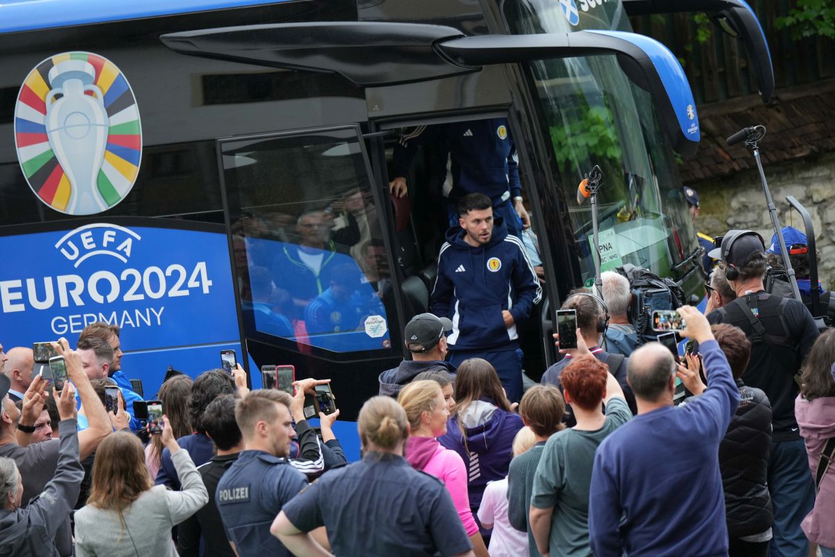 Reportaj GOLAZO.ro la sosirea naționalei Scoției în Germania