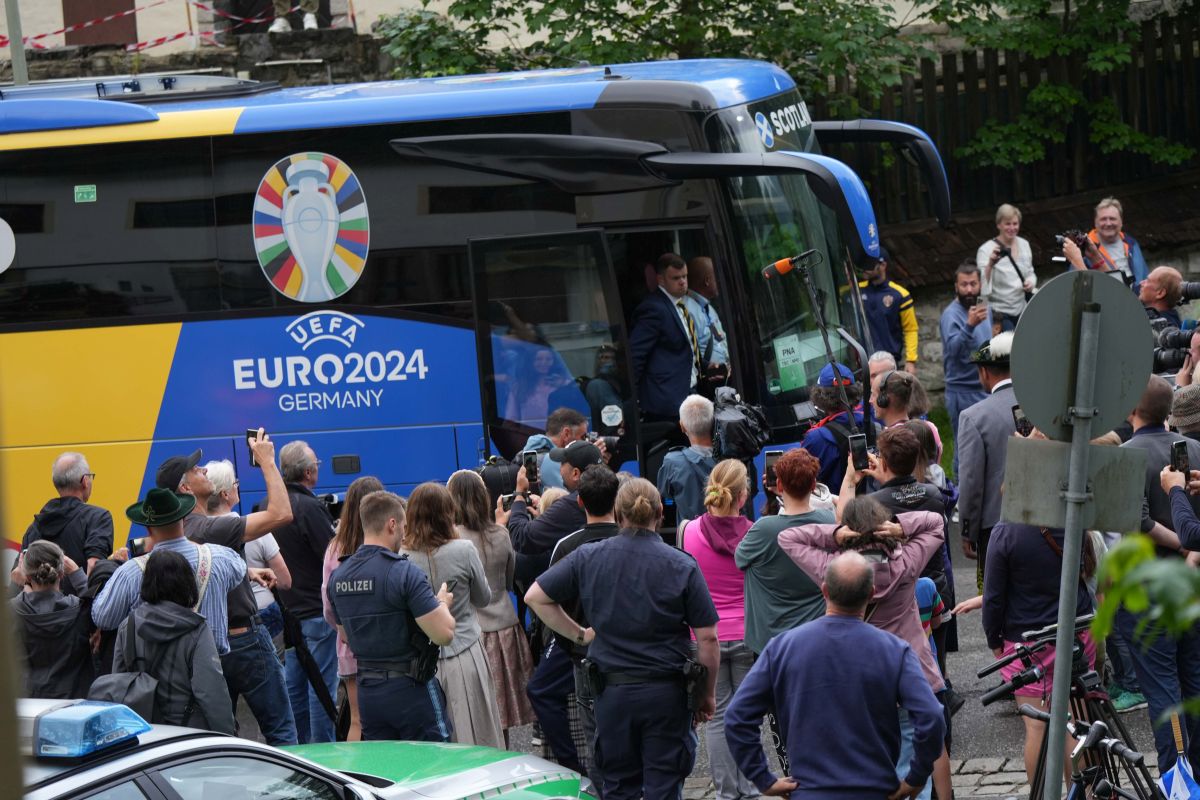 Reportaj GOLAZO.ro la sosirea naționalei Scoției în Germania