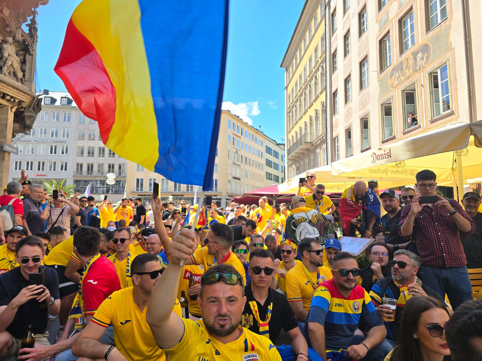 Fanii români au ocupat Marienplatz
