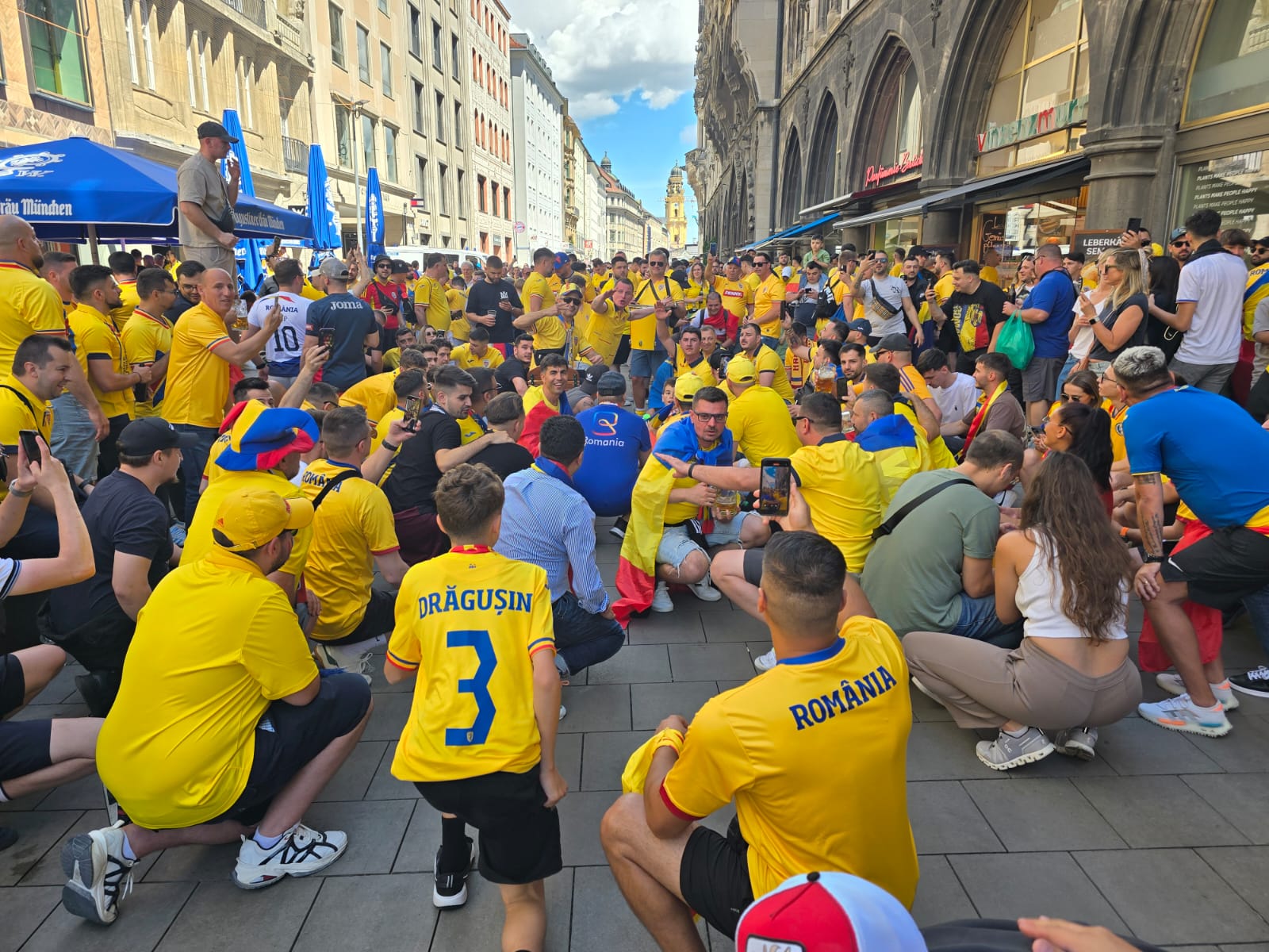 Fanii români au ocupat Marienplatz
