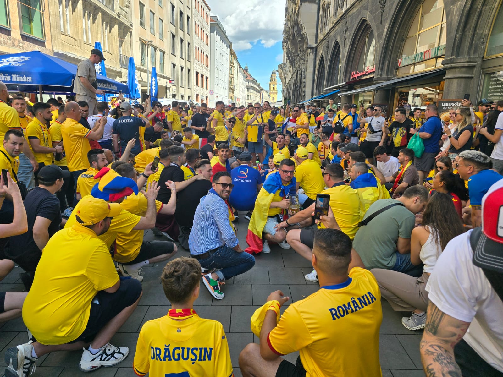Fanii români au ocupat Marienplatz