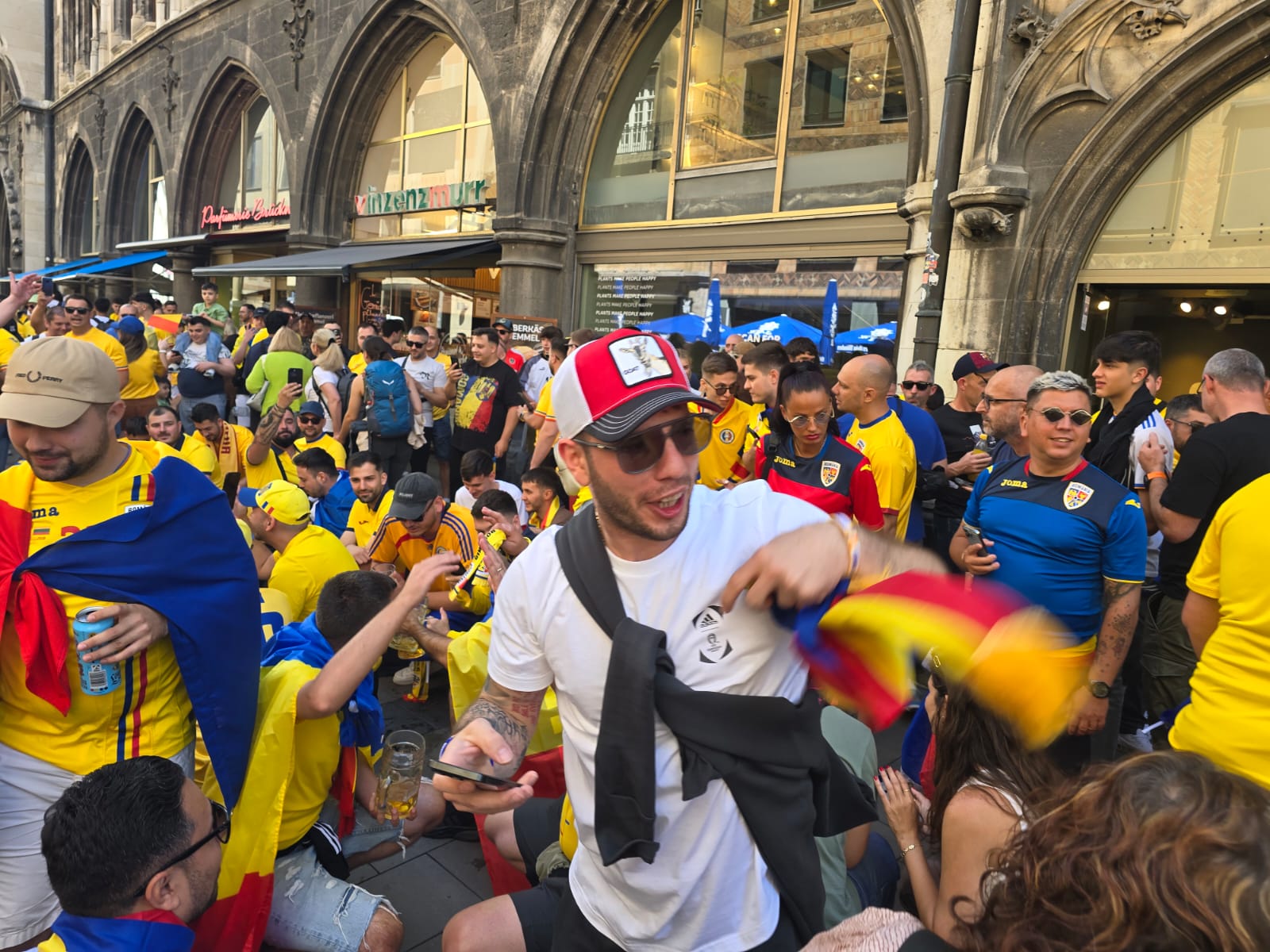 Fanii români au ocupat Marienplatz