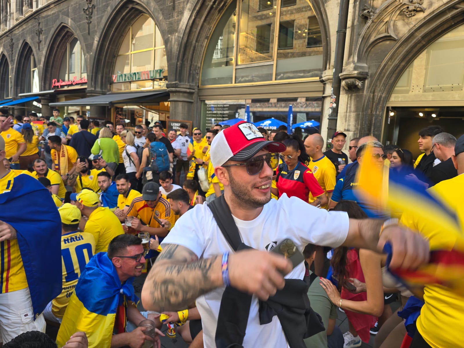 Fanii români au ocupat Marienplatz