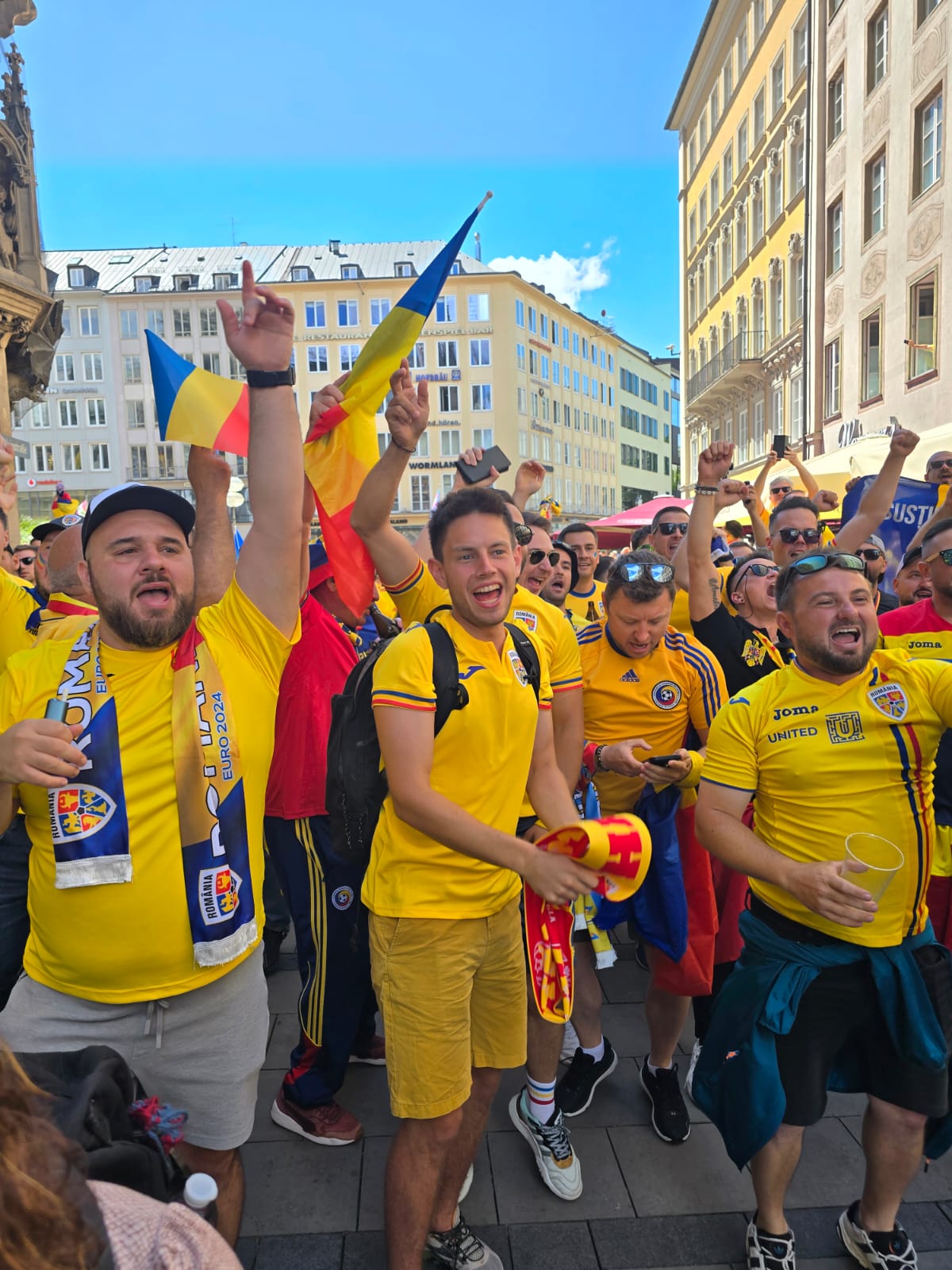 Fanii români au ocupat Marienplatz