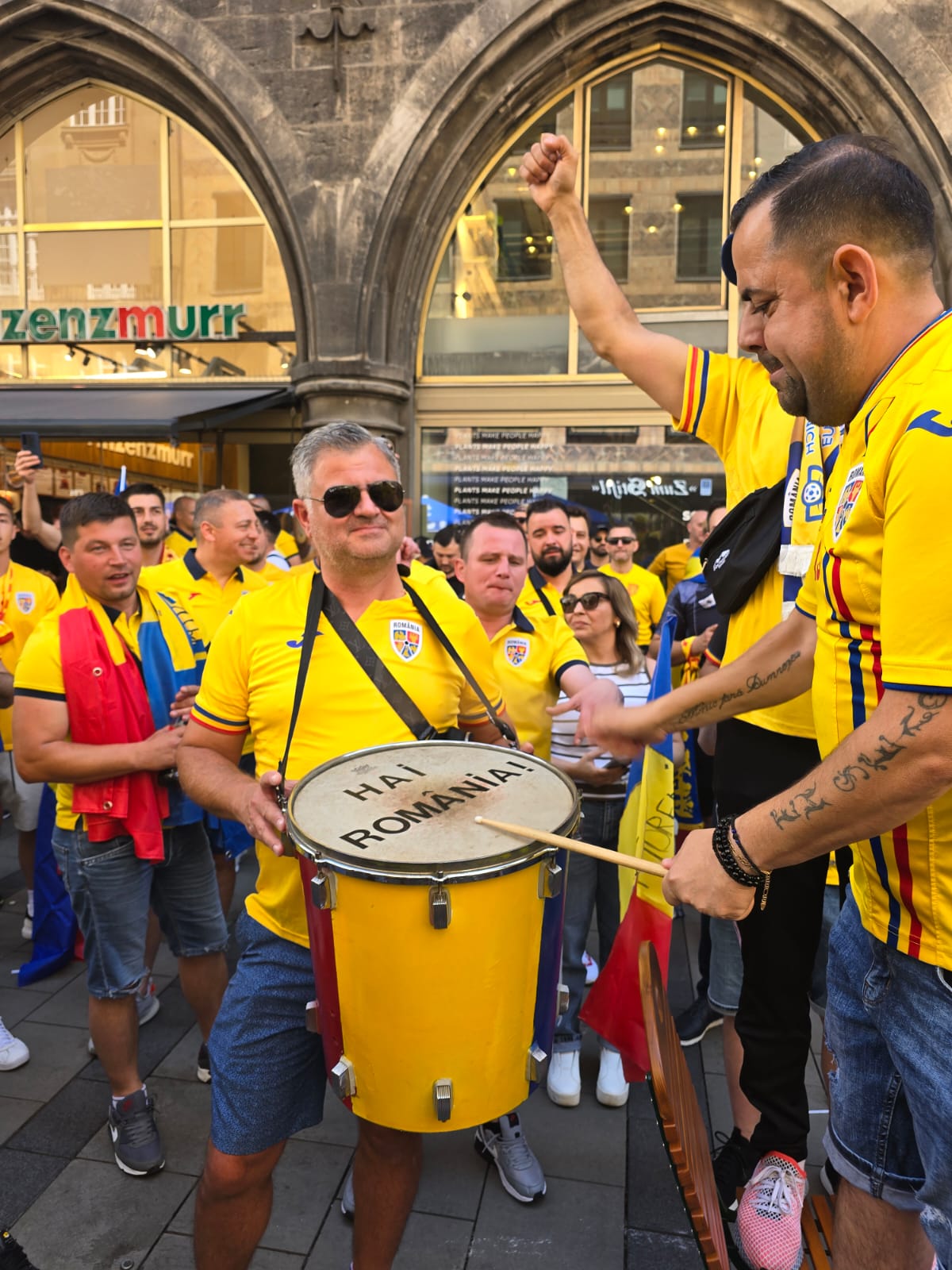 Fanii români au ocupat Marienplatz