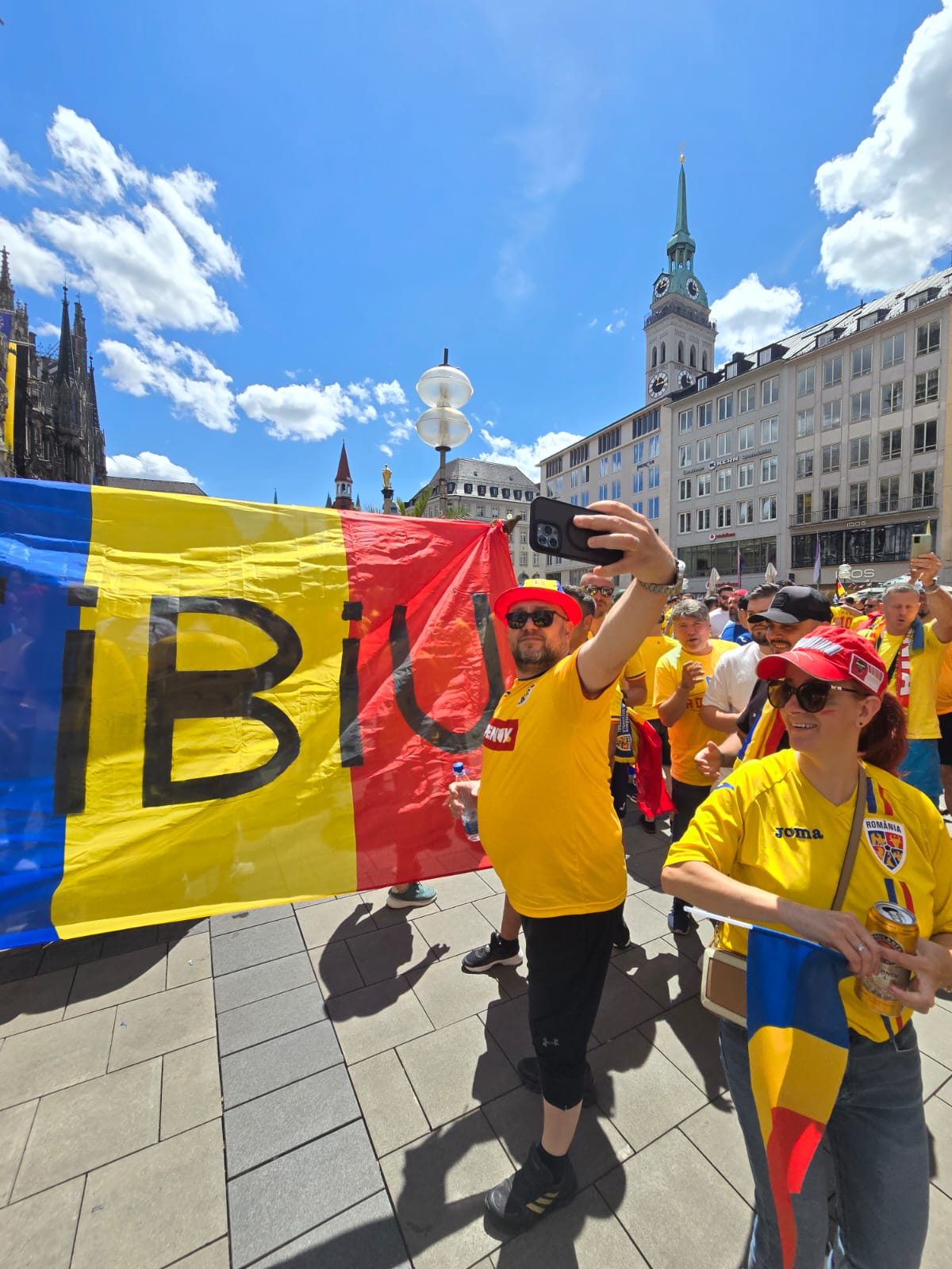 Fanii români au ocupat Marienplatz