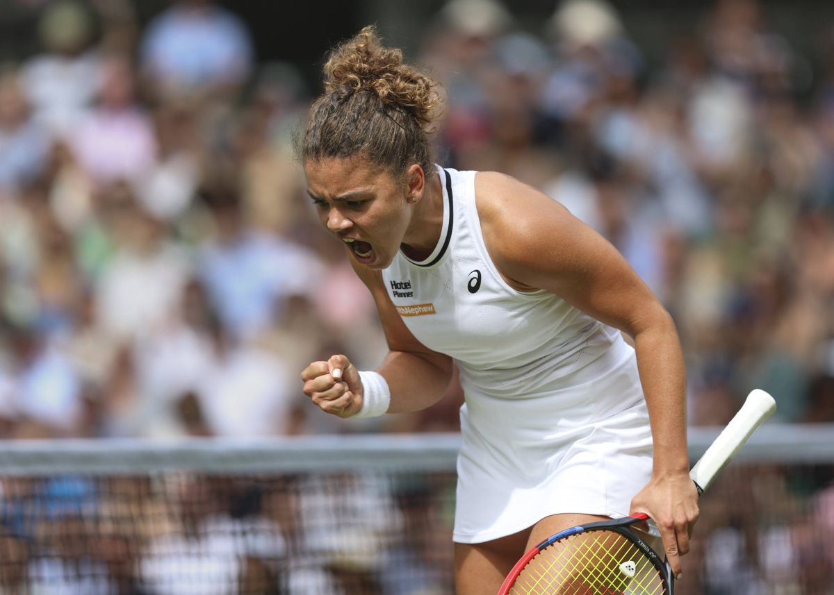 Jasmine Paolini a trecut în semifinala Wimbledon de Donna Vekic, scor 2-6, 6-4, 7-6 (8) și sâmbătă o va întâlni în ultimul act pe Barbora Krejcikova 