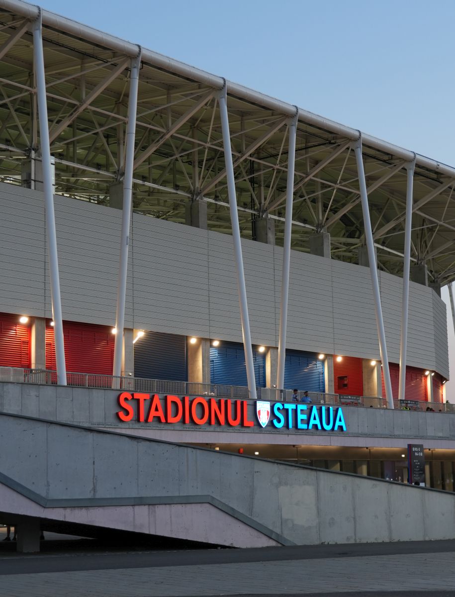 FCSB a dus trofeul de campioană în Ghencea