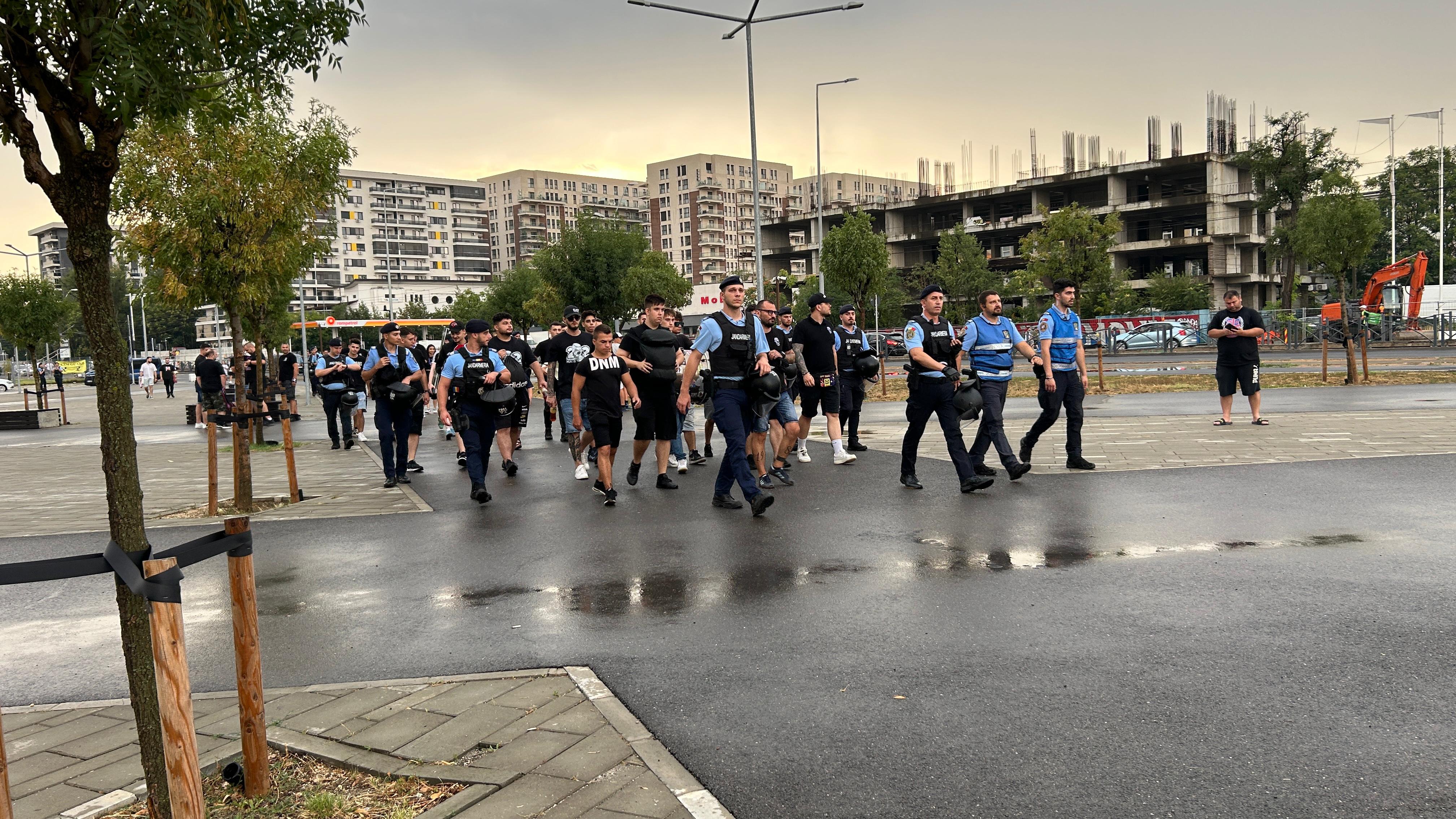 Suporterii lui FCSB înaintea meciului cu Virtus