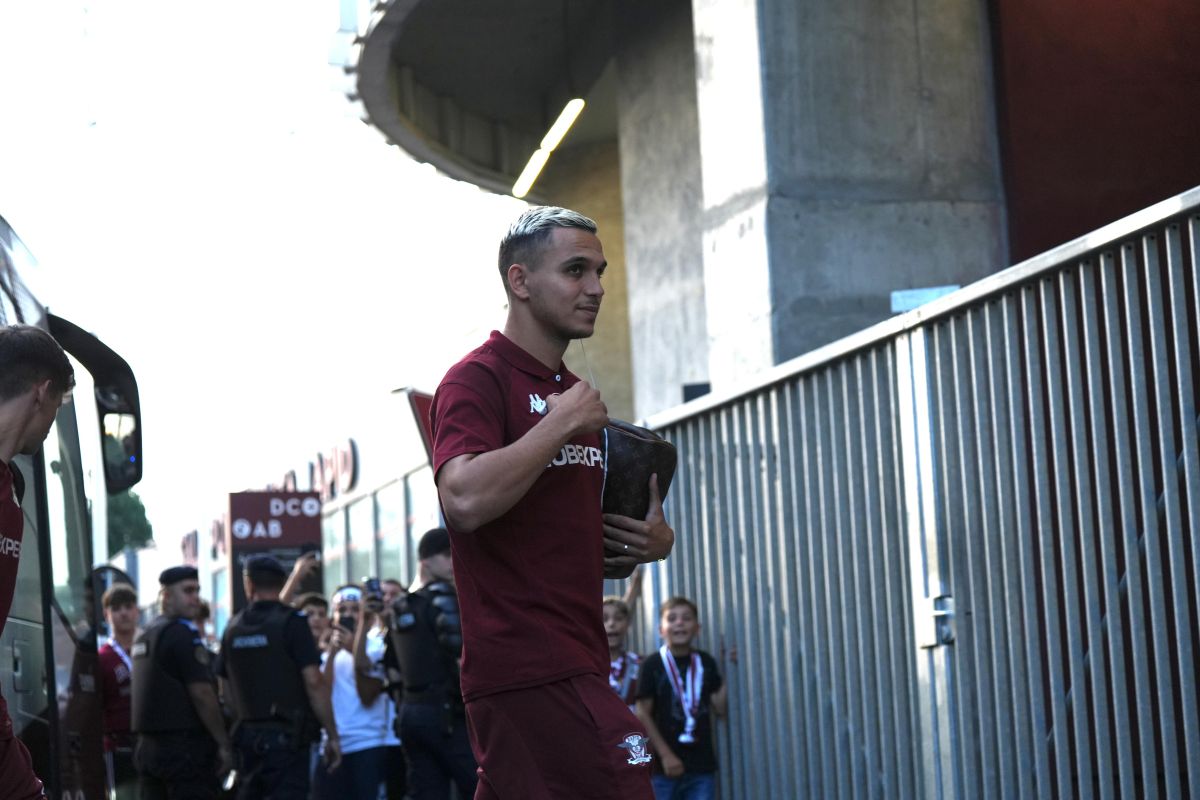 Sosirea Rapidului la stadion înainte de meciul cu CFR