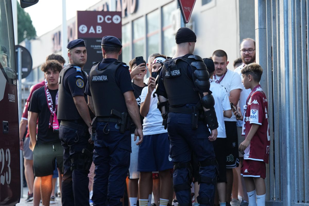 Sosirea Rapidului la stadion înainte de meciul cu CFR