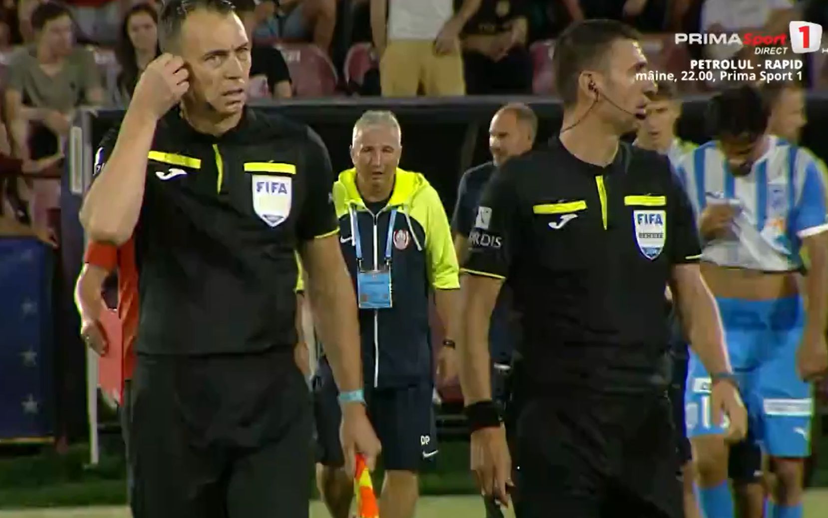 Dan Petrescu, reacție nervoasă la pauza meciului CFR Cluj - Universitatea Craiova Captură Prima Sport
